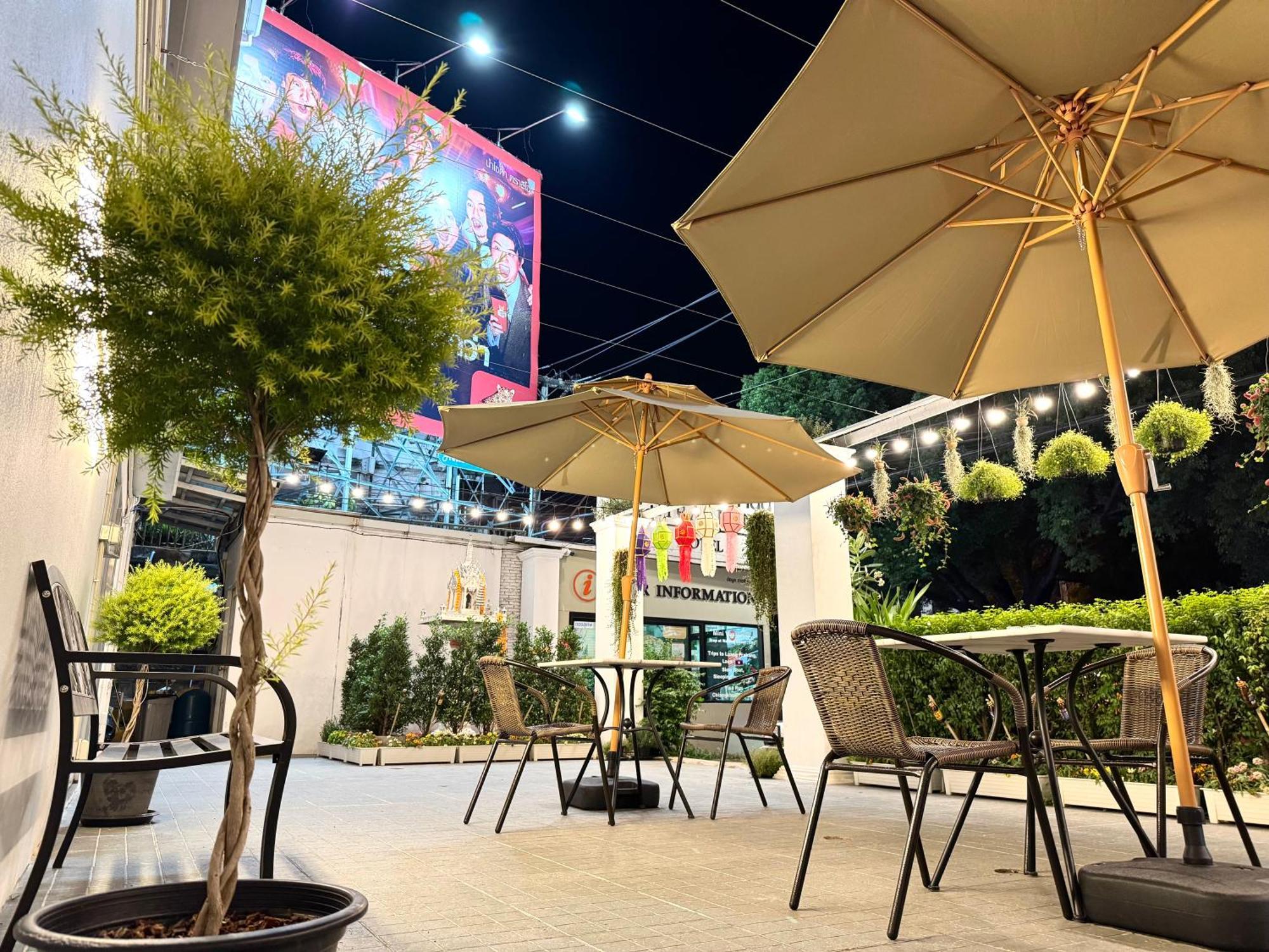 Nidhra Lanna Hotel Chiang Mai Eksteriør bilde